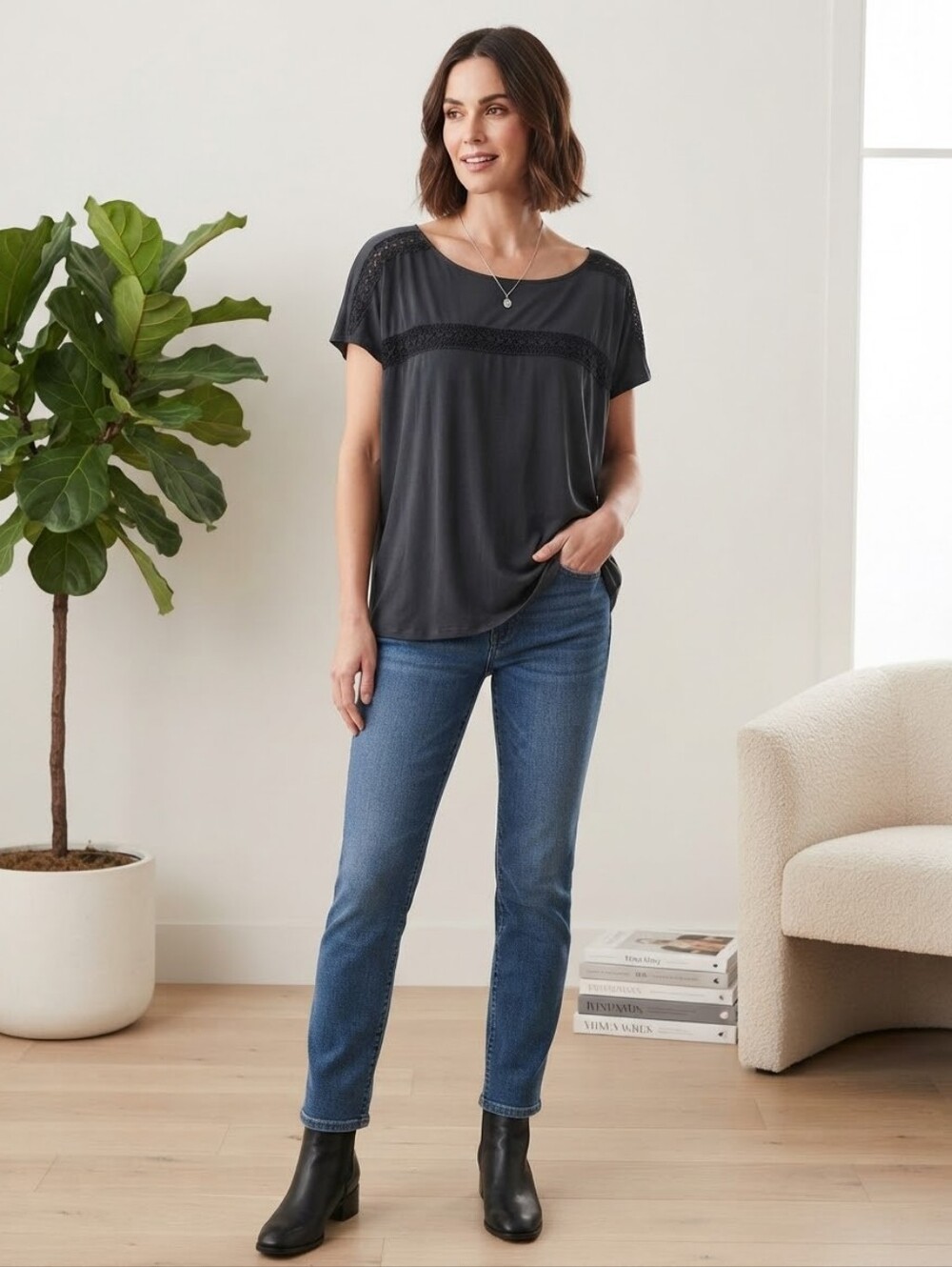 GAP Dark Navy Blue Short Sleeve Top with Crochet/Lace Inset Details Size M